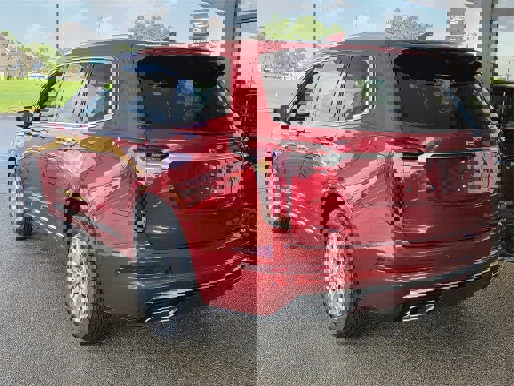 New 2025 Cadillac XT6 Luxury image 3