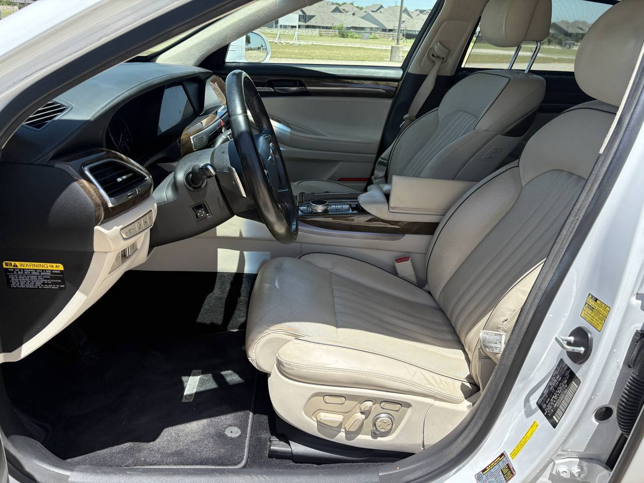 Used 2017 Genesis G90 3.3T Premium RWD image 9