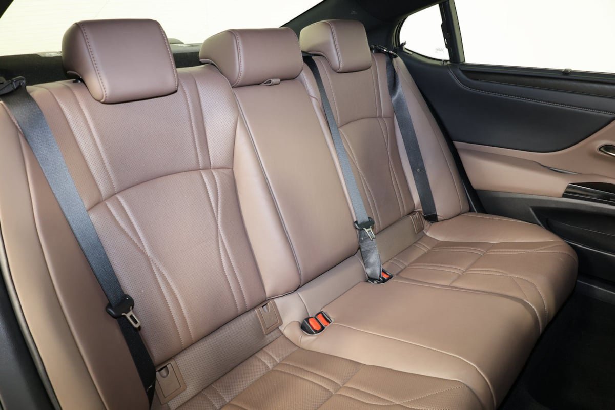 Used 2024 Lexus ES 350 Ultra Luxury w/ Accessory Package (Z2) FWD image 43