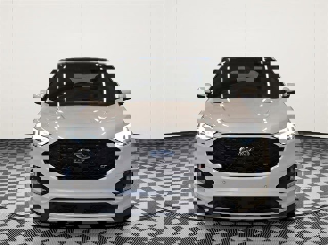 Used 2019 Ford Edge ST w/ Equipment Group 401A image 3