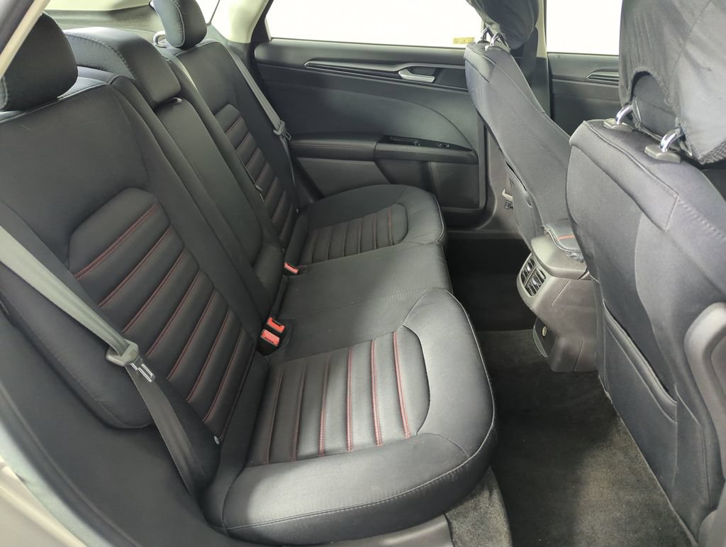 Used 2015 Ford Fusion SE w/ Equipment Group 201A FWD image 33