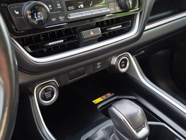 Used 2024 Toyota Grand Highlander AWD image 29