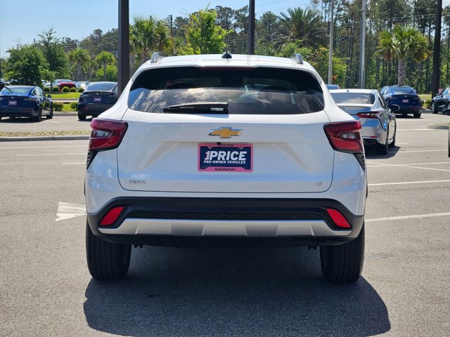Used 2024 Chevrolet Trax LT w/ Driver Confidence Package FWD image 7