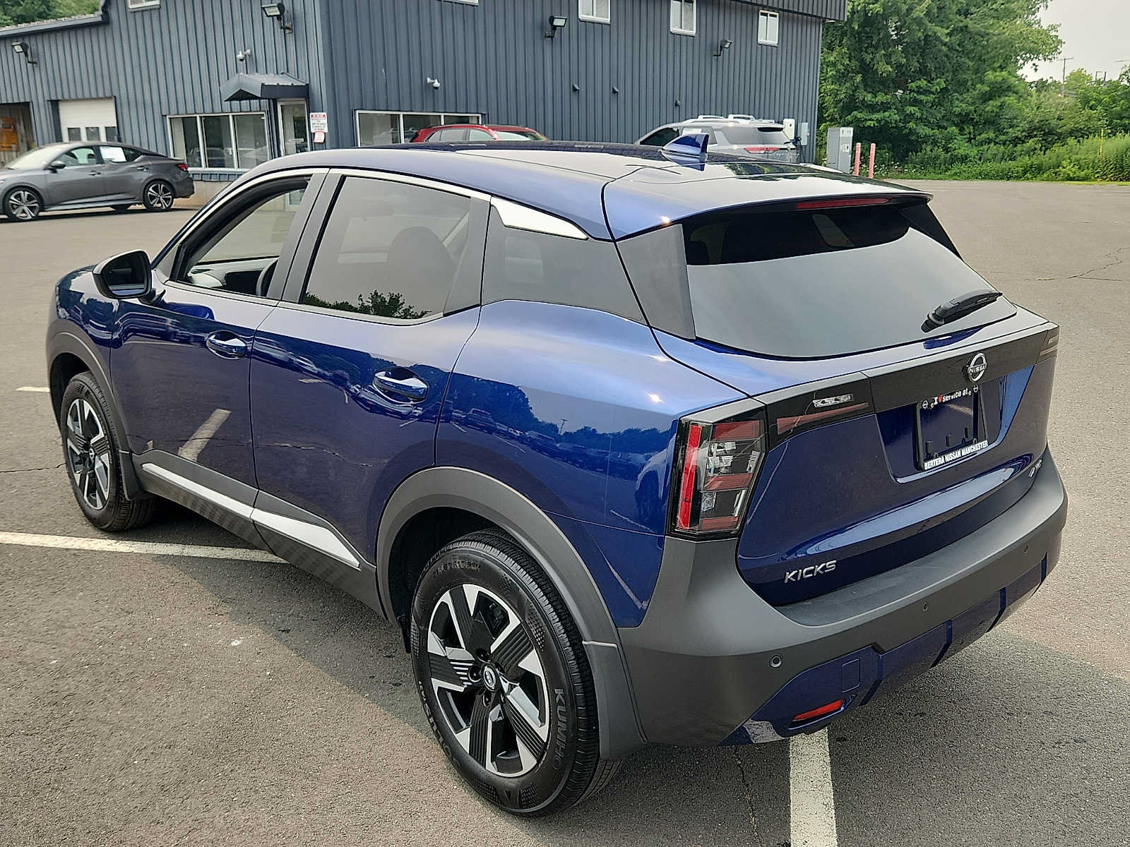 Used 2025 Nissan Kicks SV AWD/4WD image 6