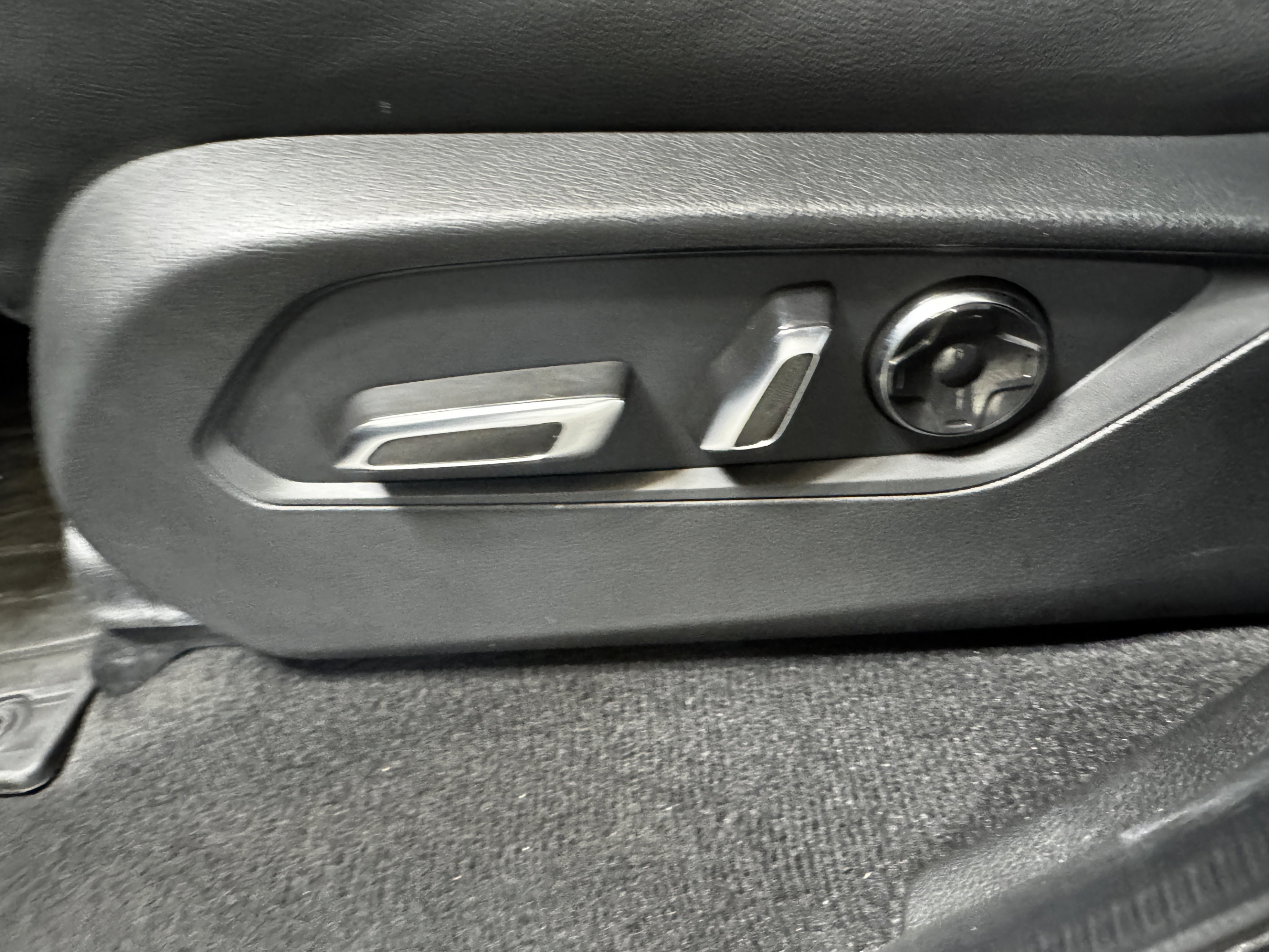 Certified 2024 Acura MDX FWD image 31