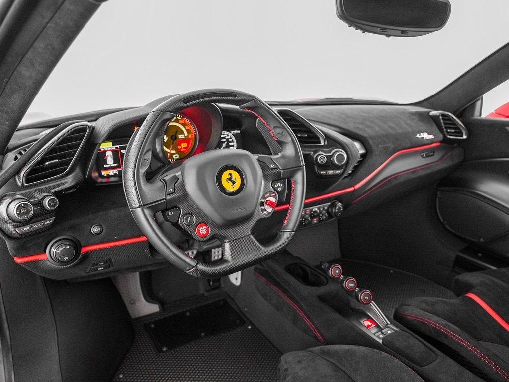 Used 2019 Ferrari 488 Pista Coupe RWD image 18