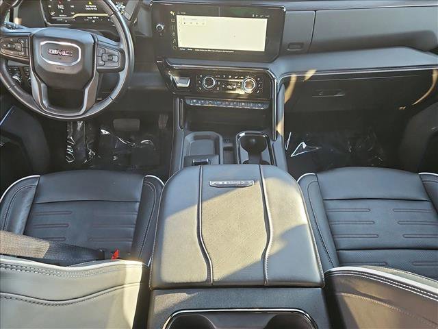 Used 2024 GMC Sierra 2500 AT4X image 18