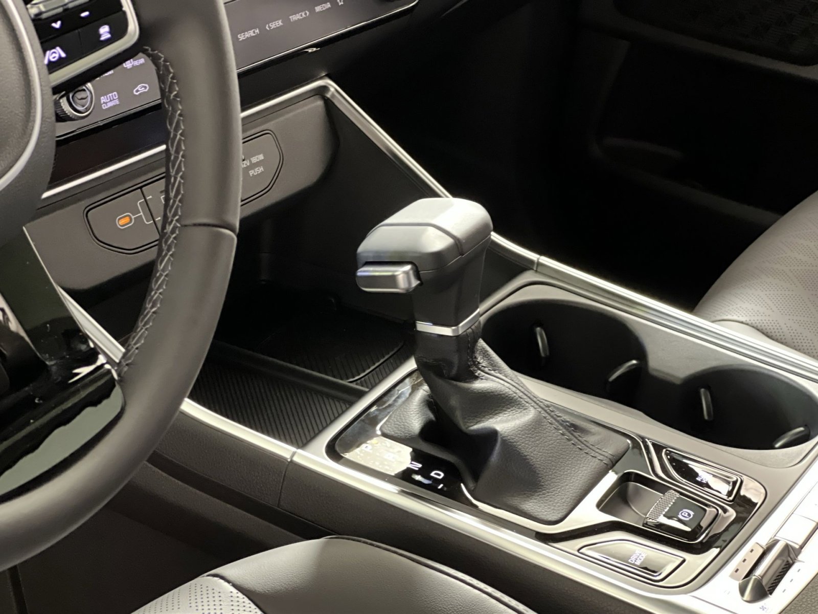 New 2026 Kia Carnival SX w/ SX Dark Edition Package image 20