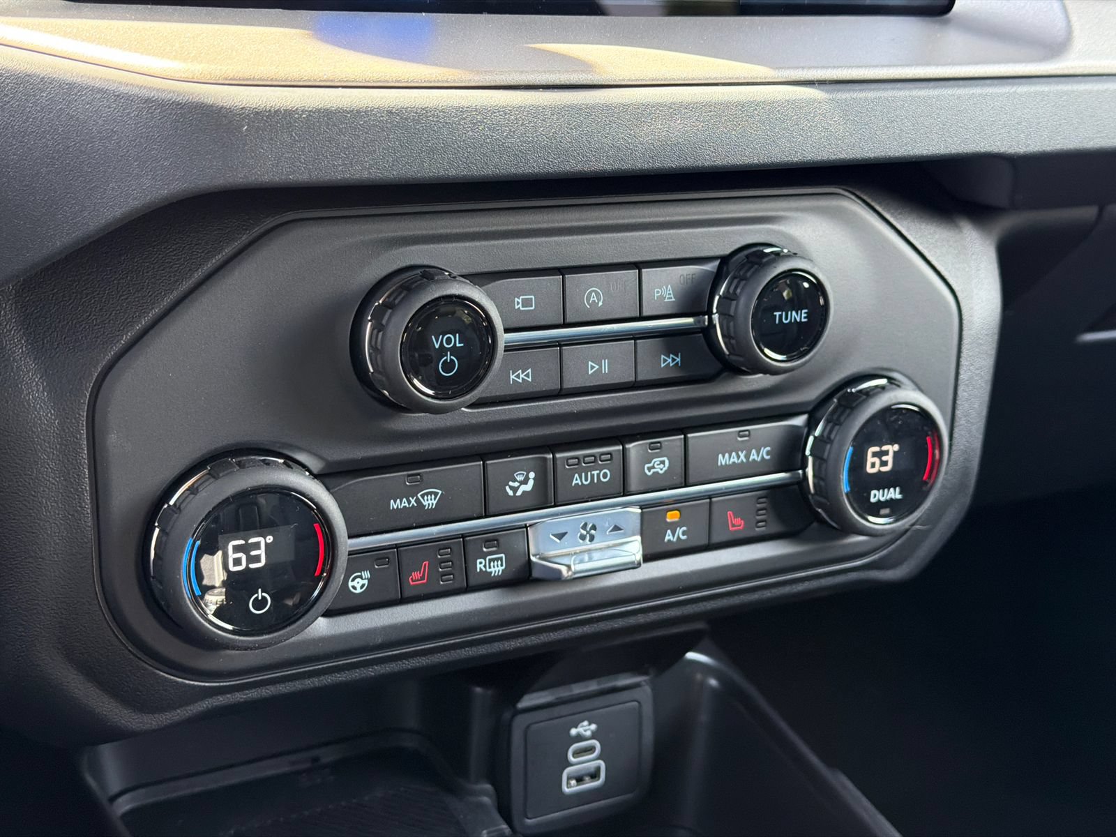 New 2026 Ford Bronco Outer Banks AWD/4WD image 27