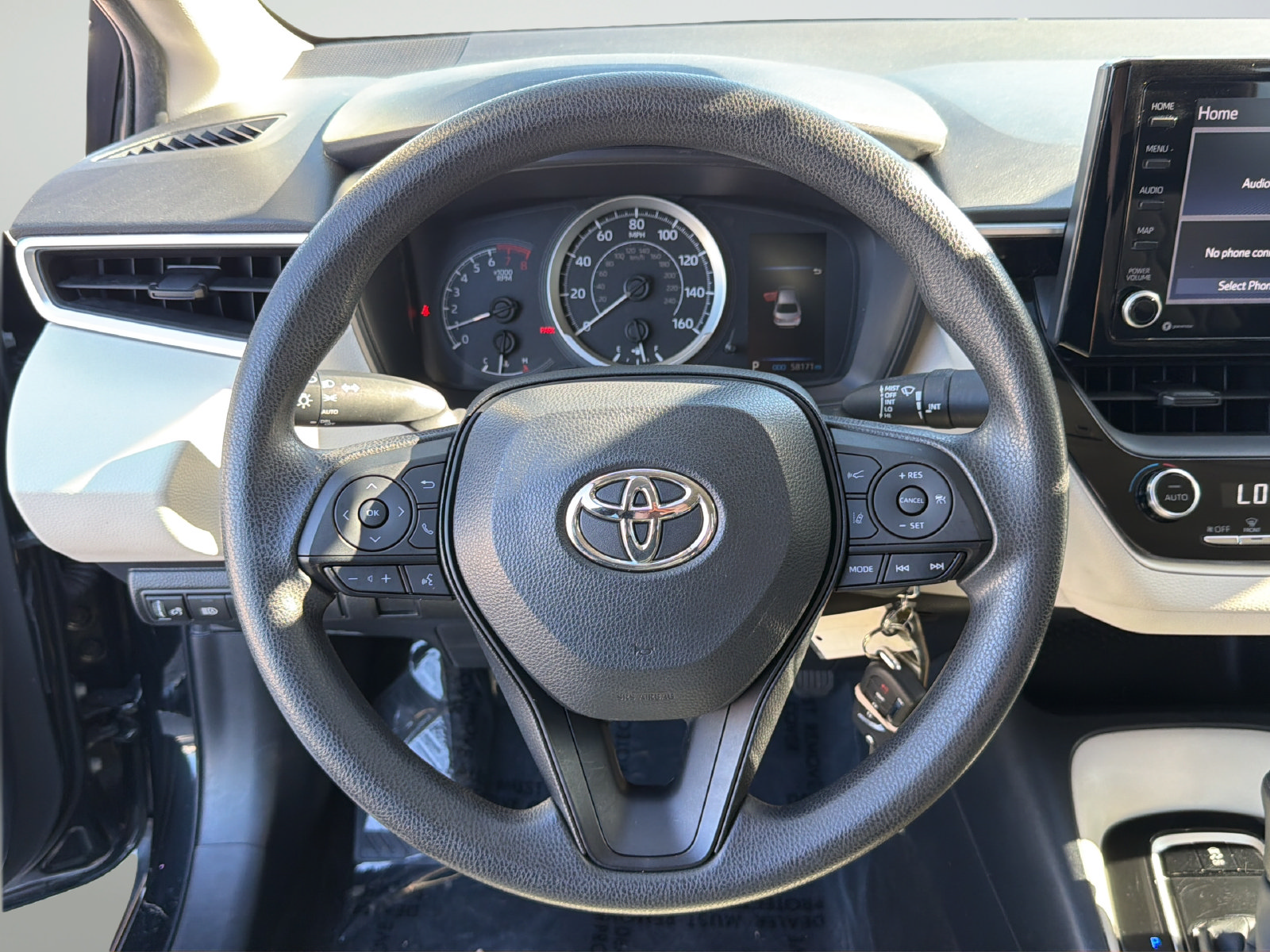 Used 2022 Toyota Corolla LE FWD image 15