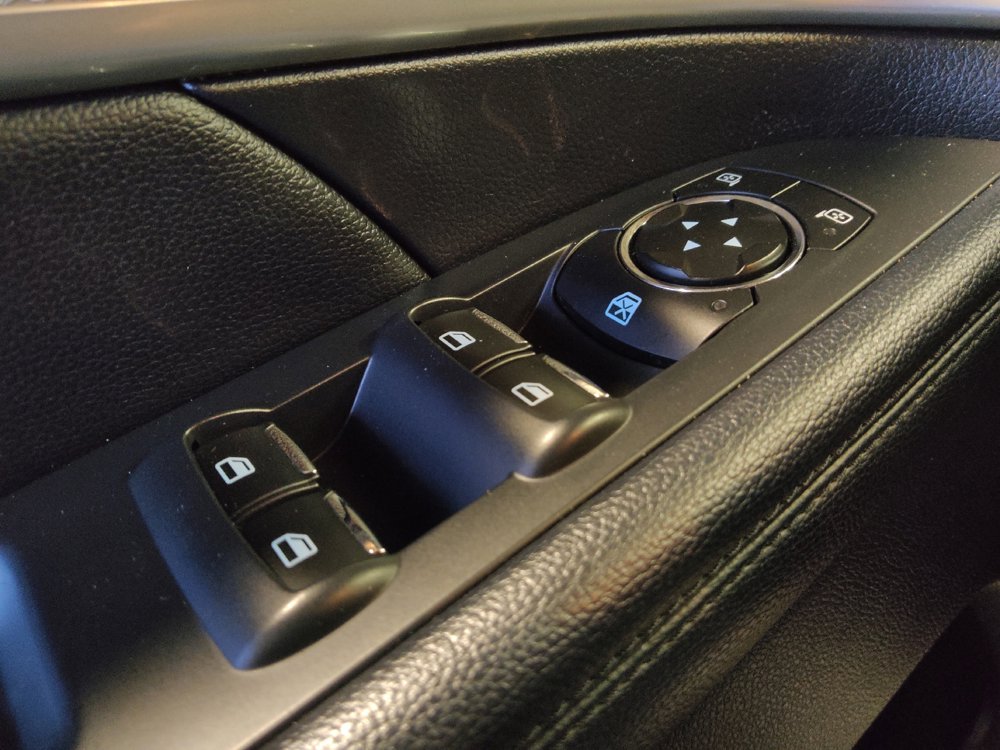 Used 2016 Ford Explorer XLT AWD/4WD image 27