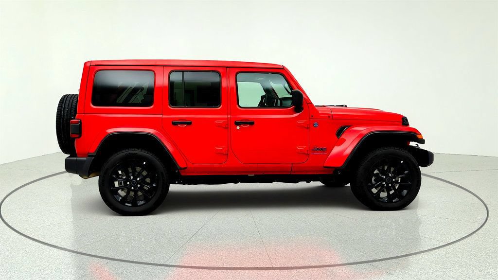 Used 2025 Jeep Wrangler Unlimited Sahara w/ Safety Group AWD/4WD image 4
