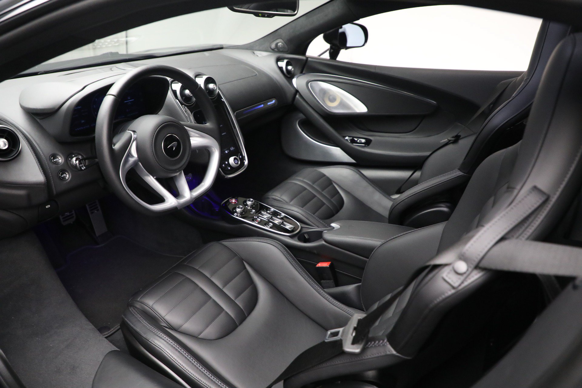 Used 2025 McLaren GTS RWD image 23