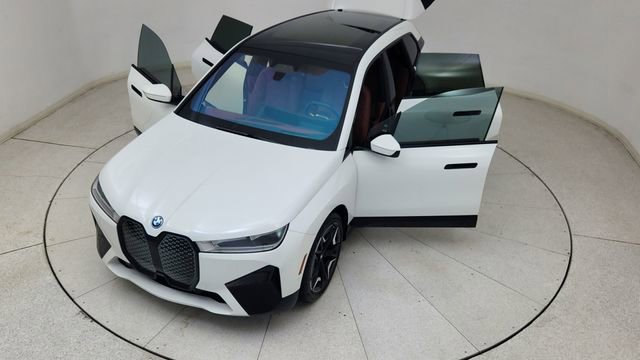 Used 2024 BMW iX xDrive50 w/ Premium Package AWD/4WD image 77