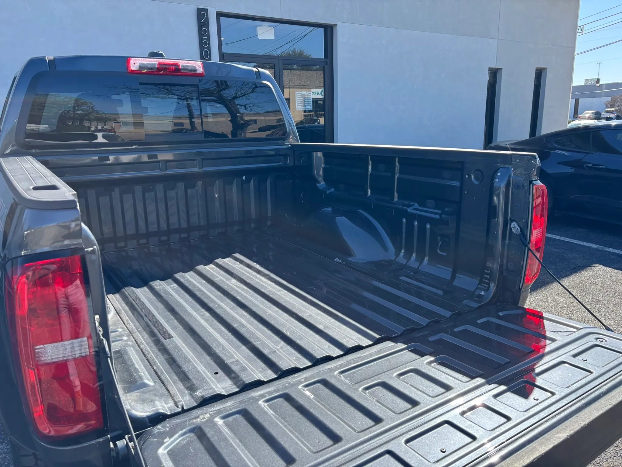 Used 2016 Chevrolet Colorado Z71 image 8