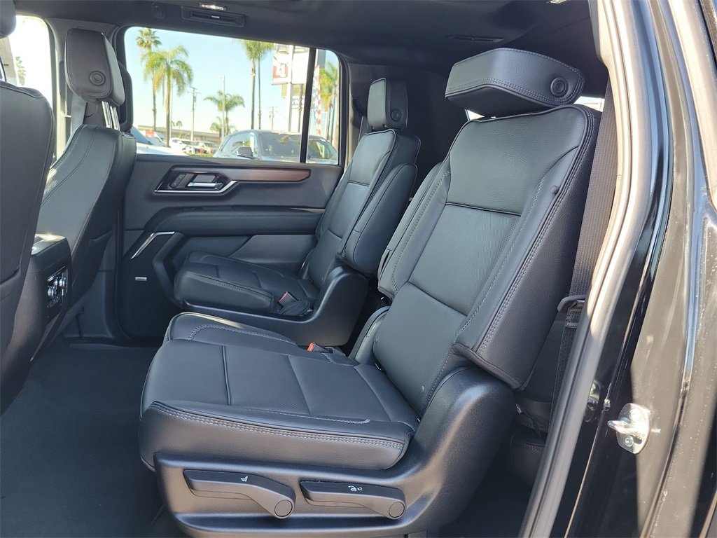 Used 2025 GMC Yukon XL Denali w/ Sun & Power Step Package image 26