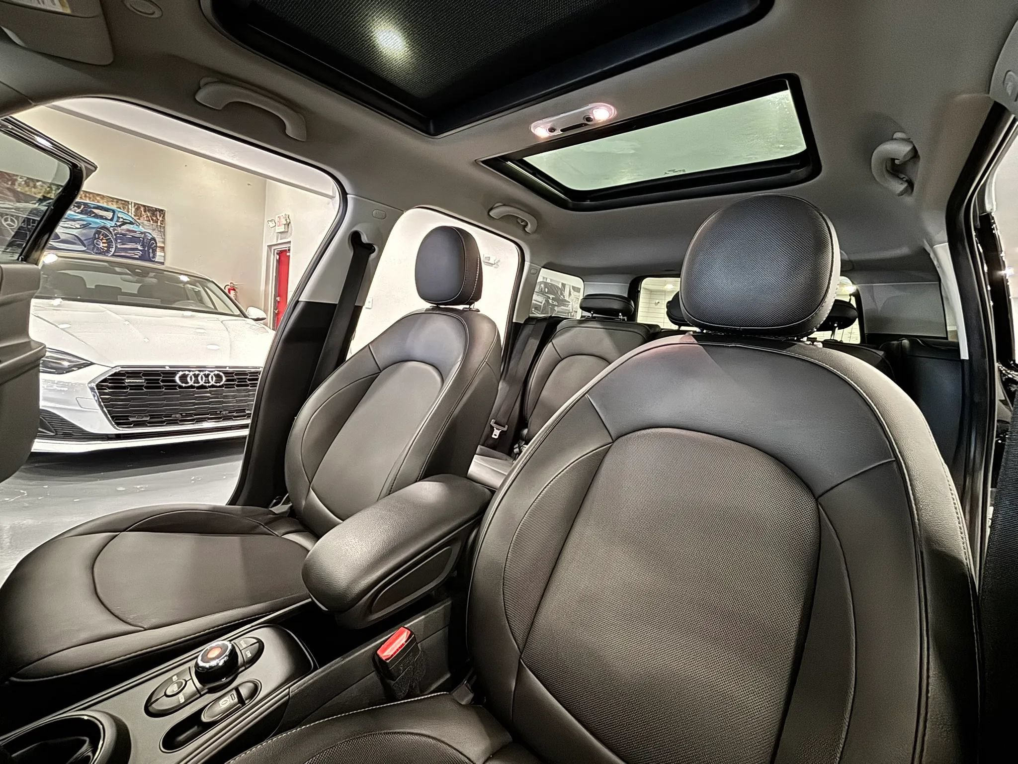 Used 2018 MINI Cooper Countryman FWD image 11