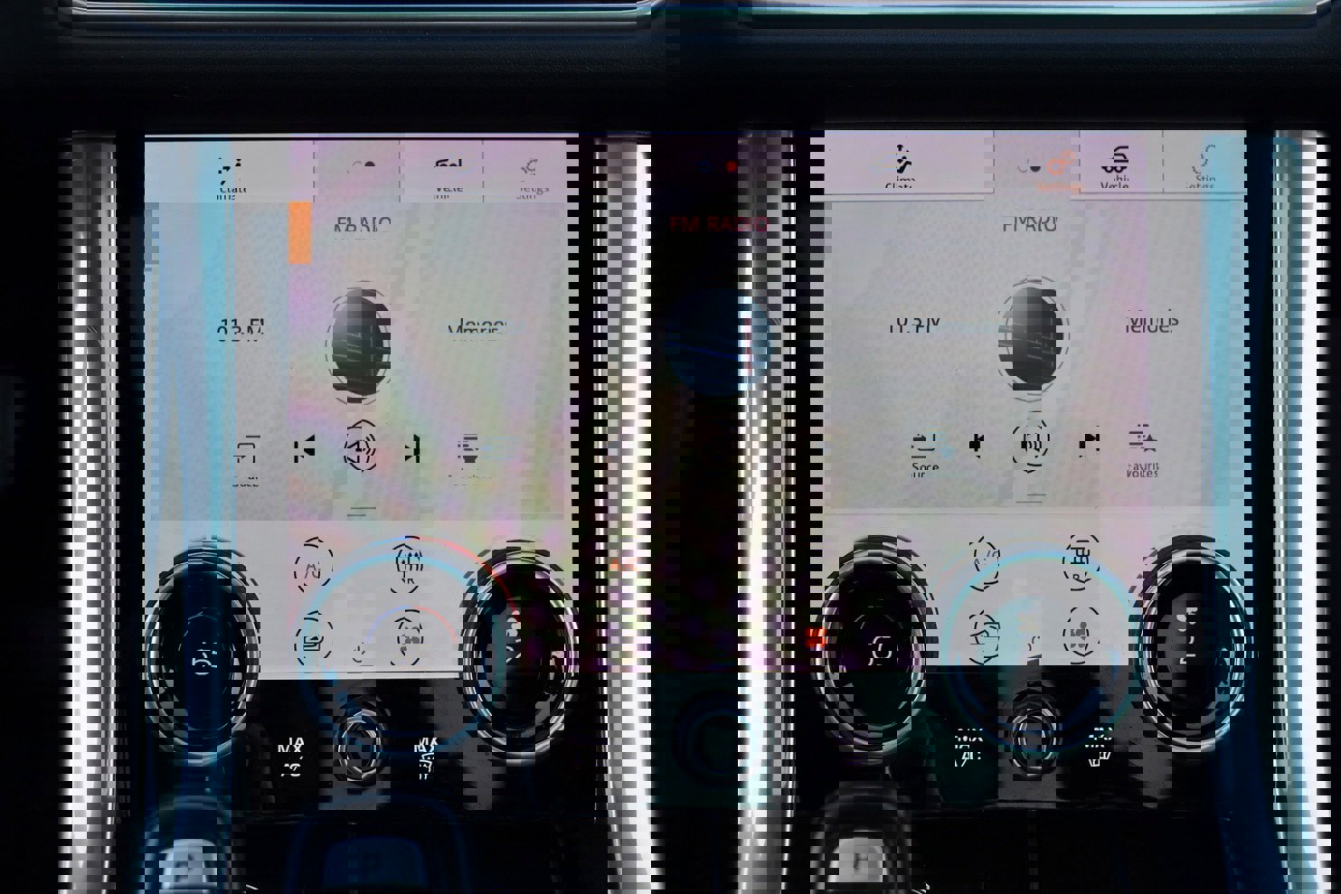 Used 2018 Land Rover Range Rover Sport SE image 40