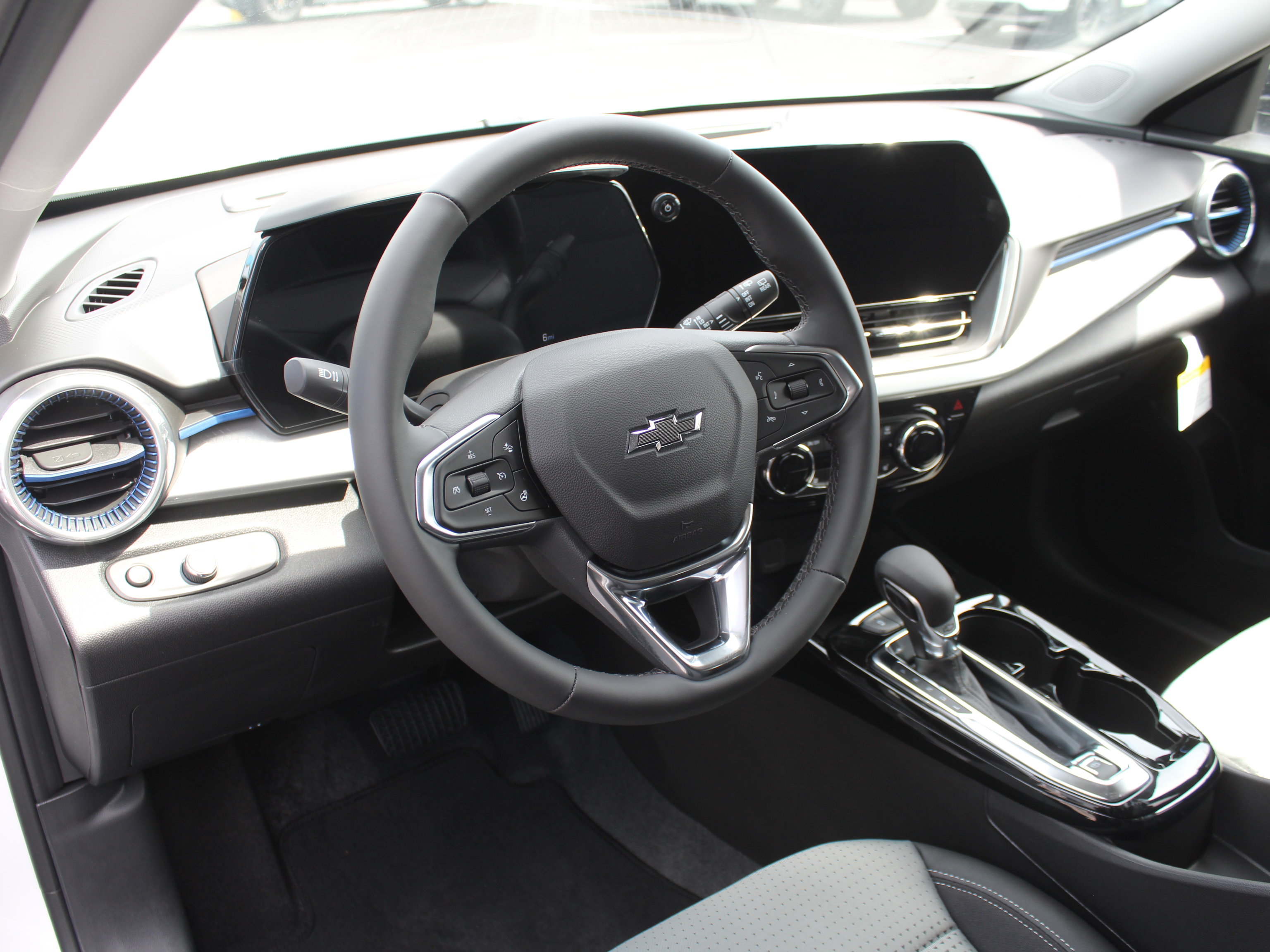 New 2026 Chevrolet Trax LT image 10