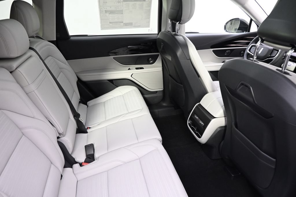 New 2026 Lincoln Nautilus Reserve w/ Jet Appearance Package AWD/4WD image 18
