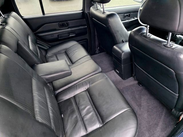 Used 2001 Nissan Pathfinder SE image 32
