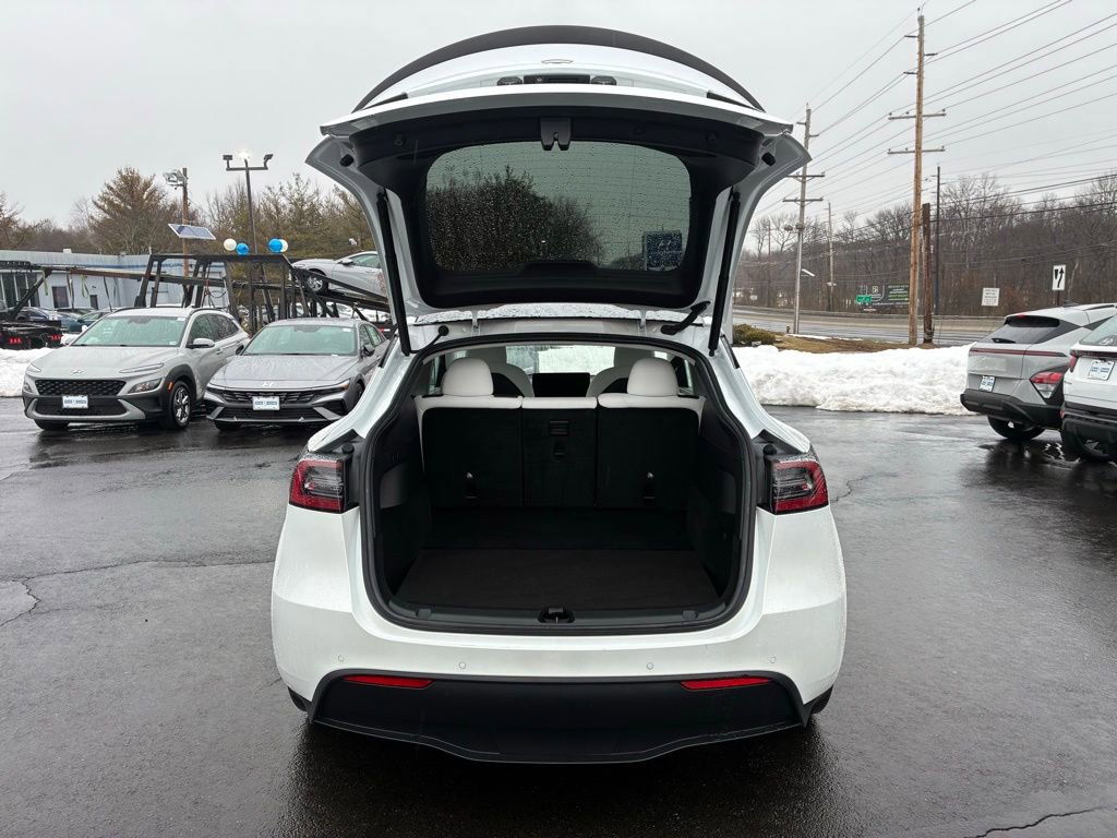 Used 2022 Tesla Model Y Performance image 9