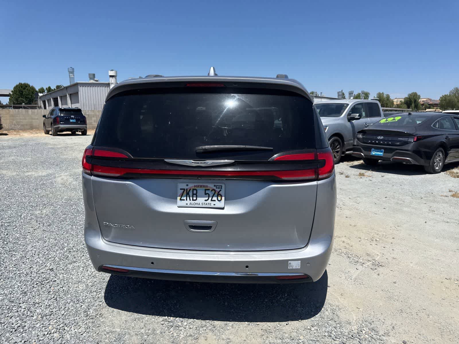 Used 2021 Chrysler Pacifica Touring-L FWD image 6