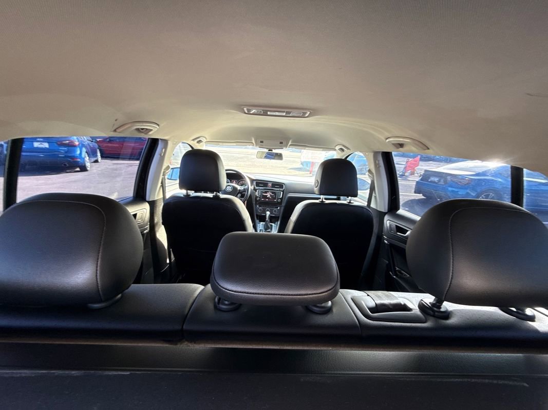 Used 2019 Volkswagen Golf Alltrack S image 11