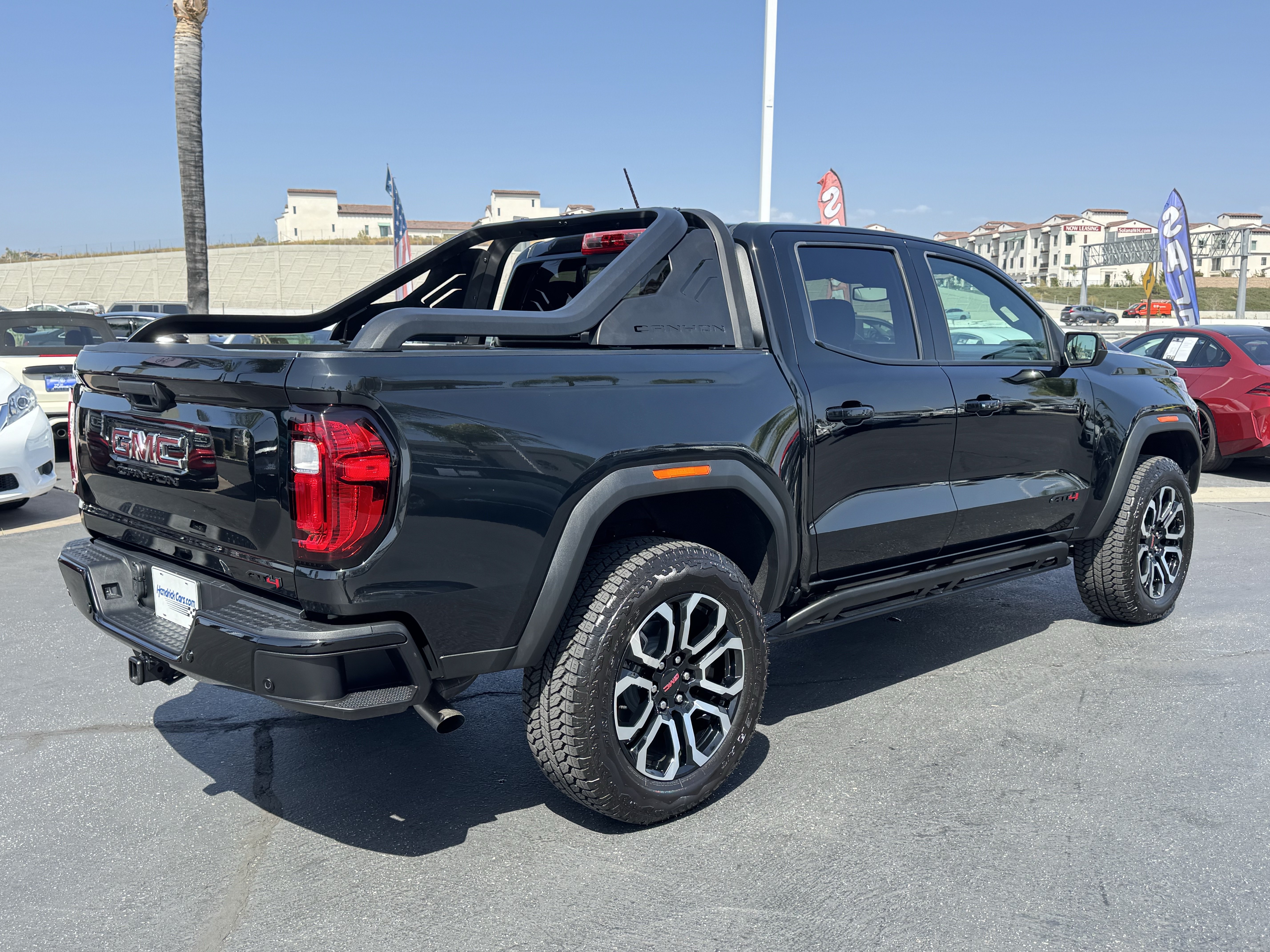 Used 2025 GMC Canyon AT4 w/ Nightfall Edition AWD/4WD image 9