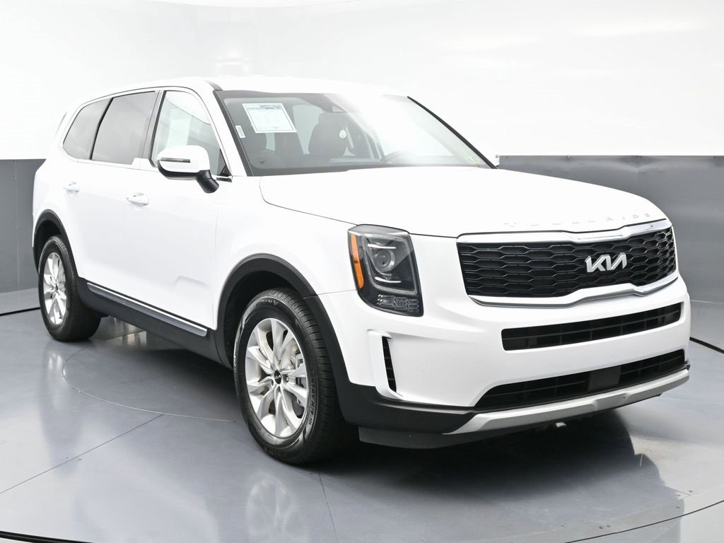 Used 2022 Kia Telluride LX image 3