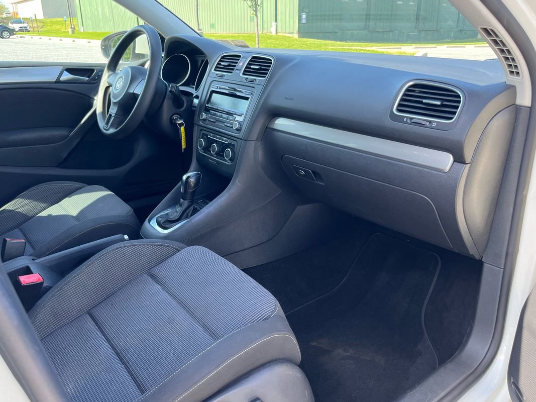 Used 2012 Volkswagen Golf 4-Door FWD image 14