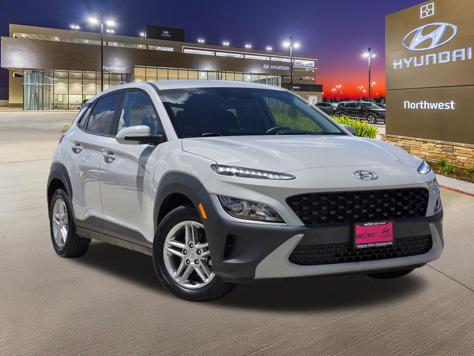 Used 2023 Hyundai Kona SE FWD image 3