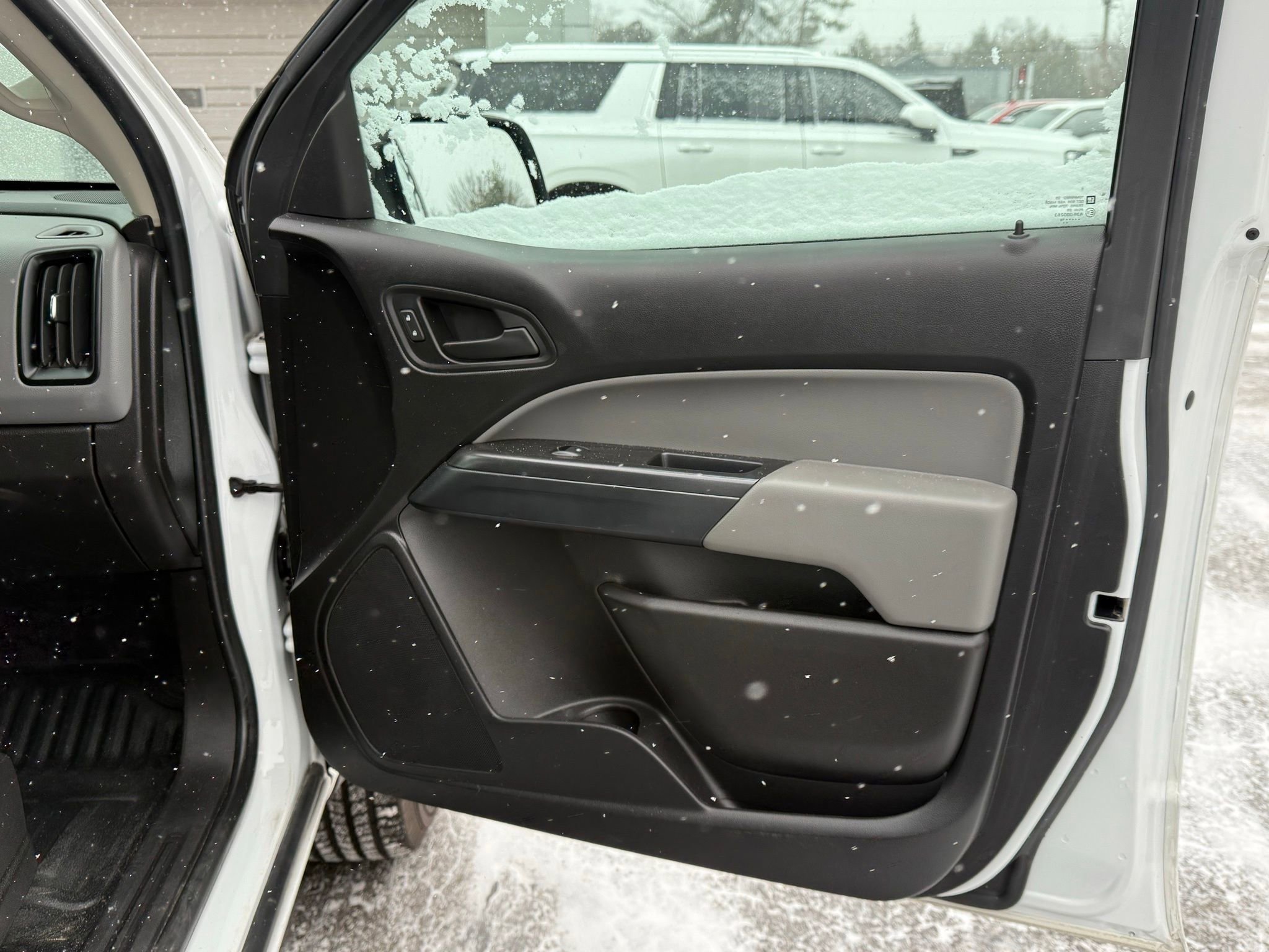 Used 2018 Chevrolet Colorado W/T image 17