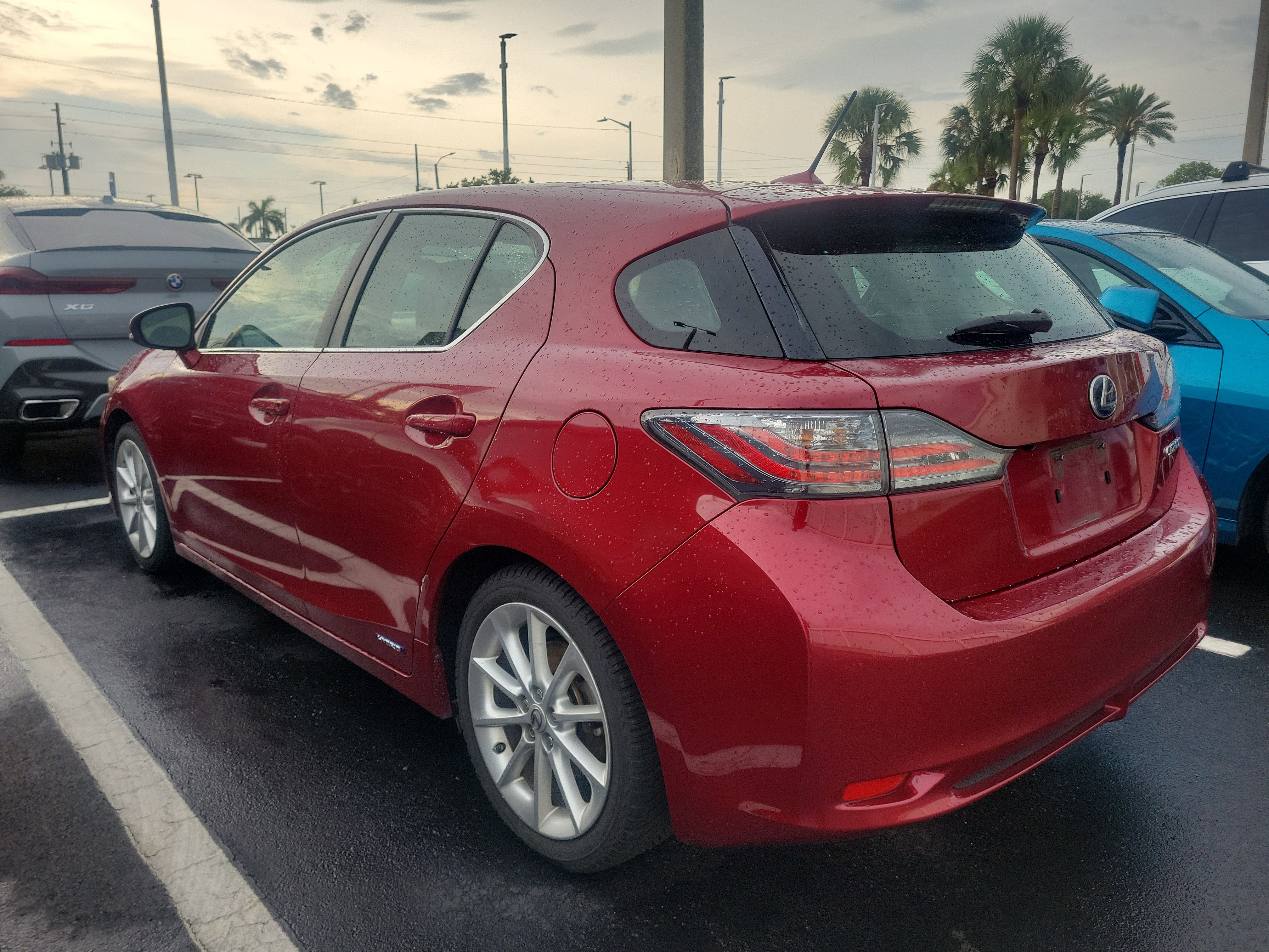 Used 2011 Lexus CT 200h Premium w/ Premium Audio Pkg FWD image 4