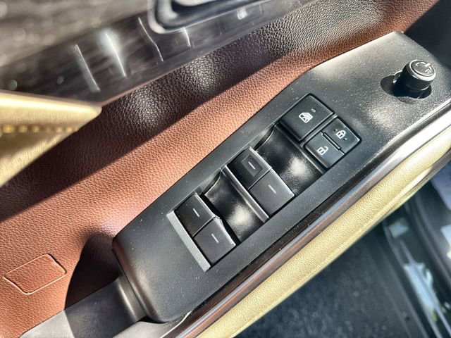 Used 2020 Toyota Highlander Limited image 21