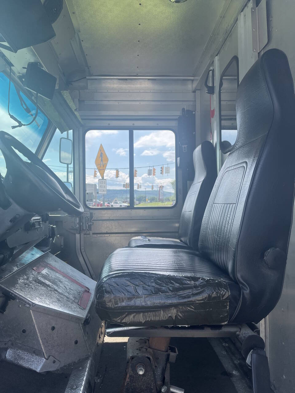 Used 2017 Ford E-350 and Econoline 350 Super Duty w/ A/C Prep Package RWD image 10