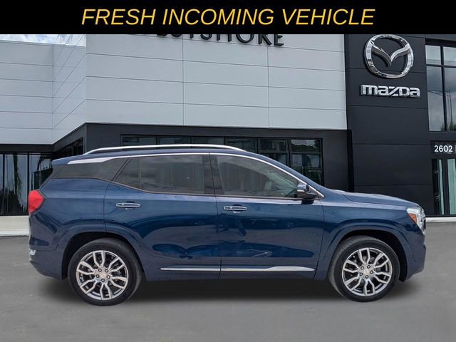 Used 2023 GMC Terrain Denali w/ Denali Premium Package AWD/4WD image 2