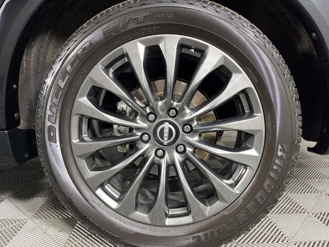 Used 2024 Nissan Armada Platinum w/ Captain's Chairs Package image 13