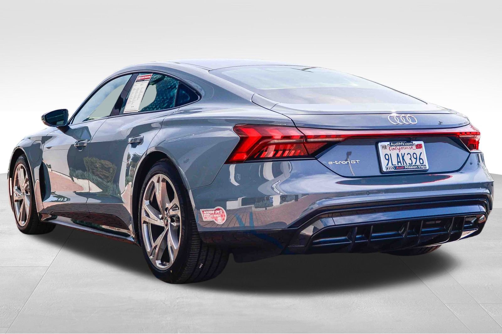 Used 2024 Audi e-tron GT Premium Plus image 4