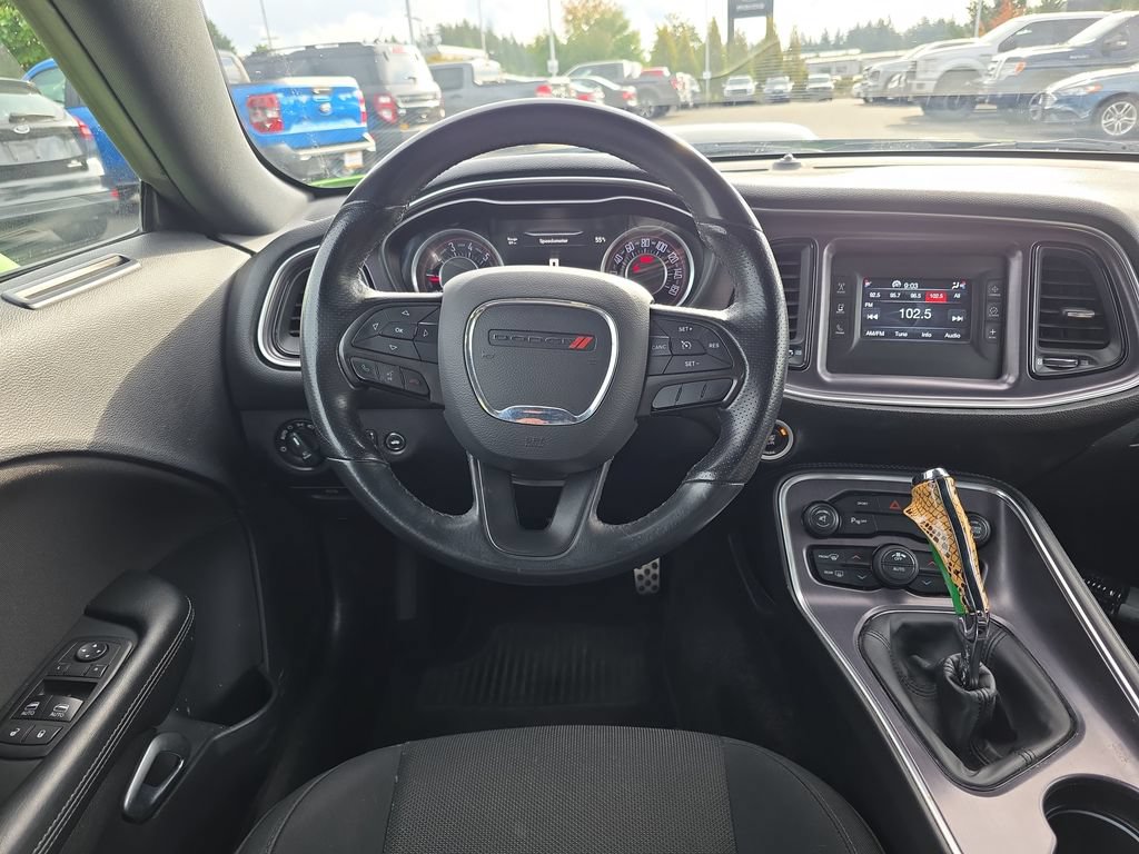 Used 2015 Dodge Challenger R/T RWD image 7