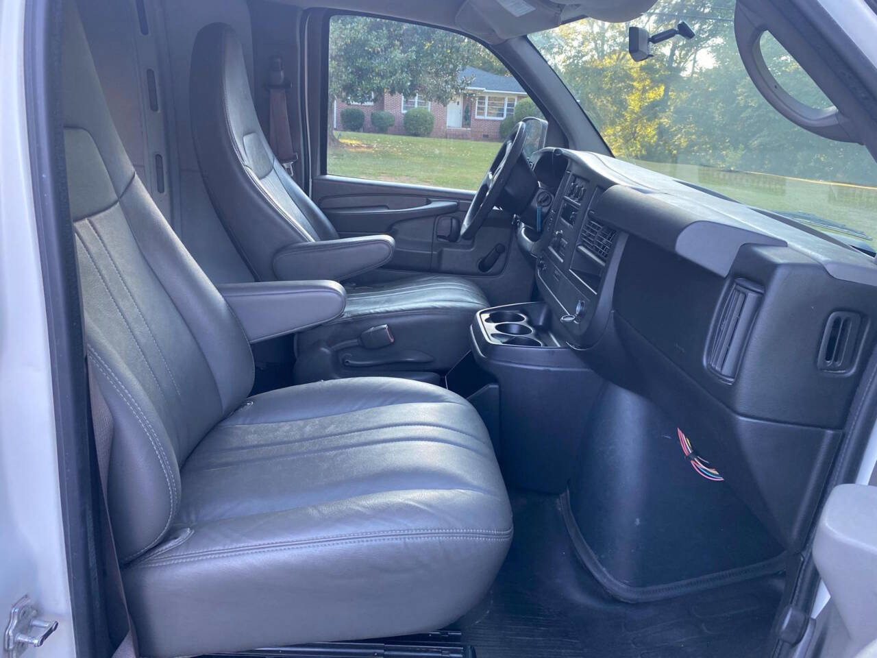 Used 2013 Chevrolet Express 1500 image 12