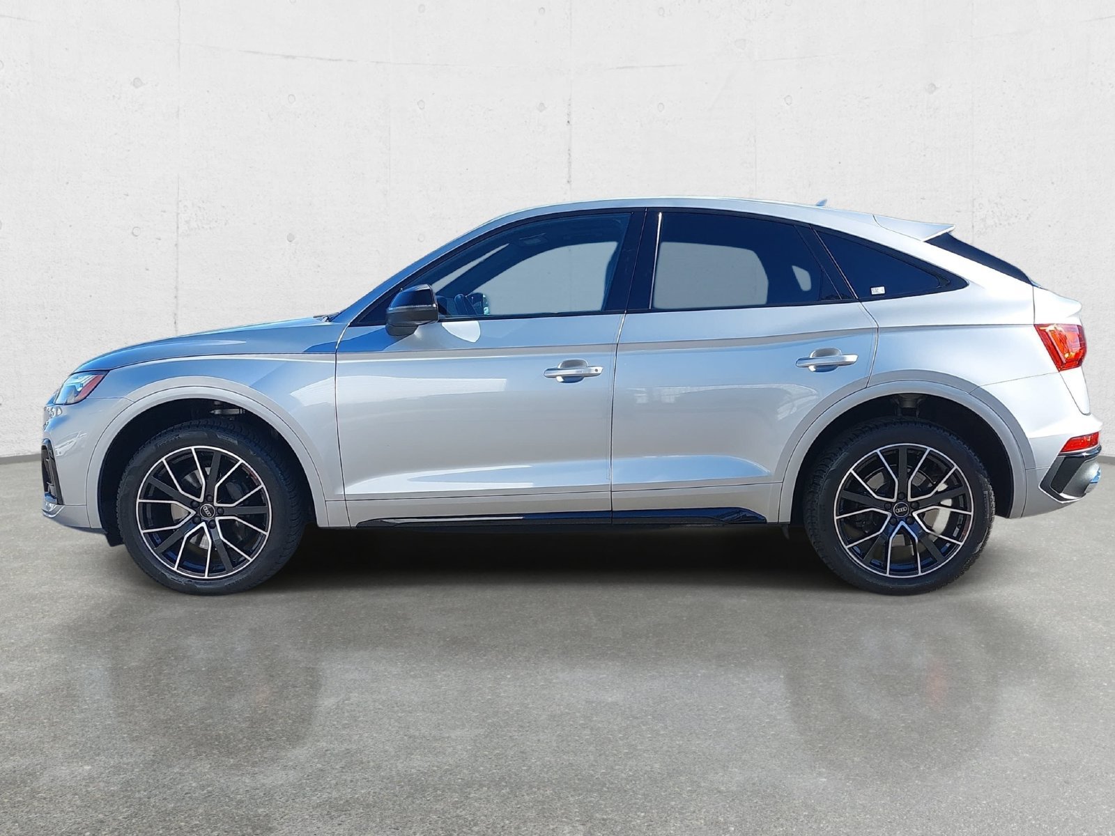 Used 2022 Audi SQ5 Premium Plus w/ Premium Plus Package AWD/4WD image 8
