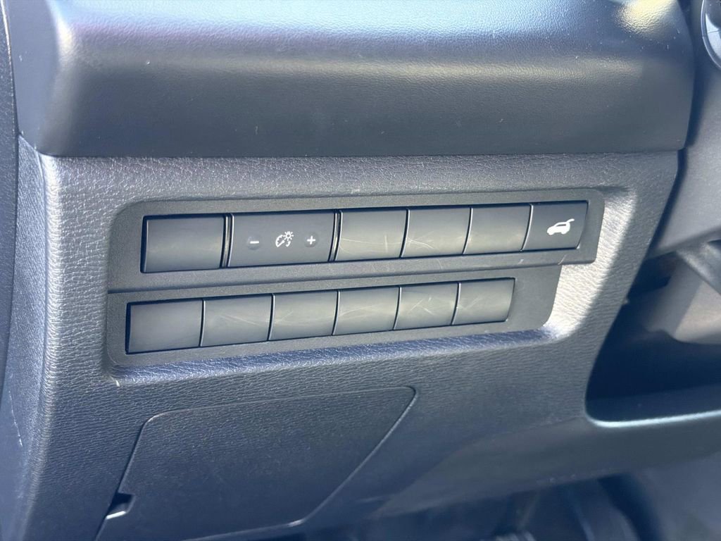 Used 2024 Mitsubishi Outlander SE image 25