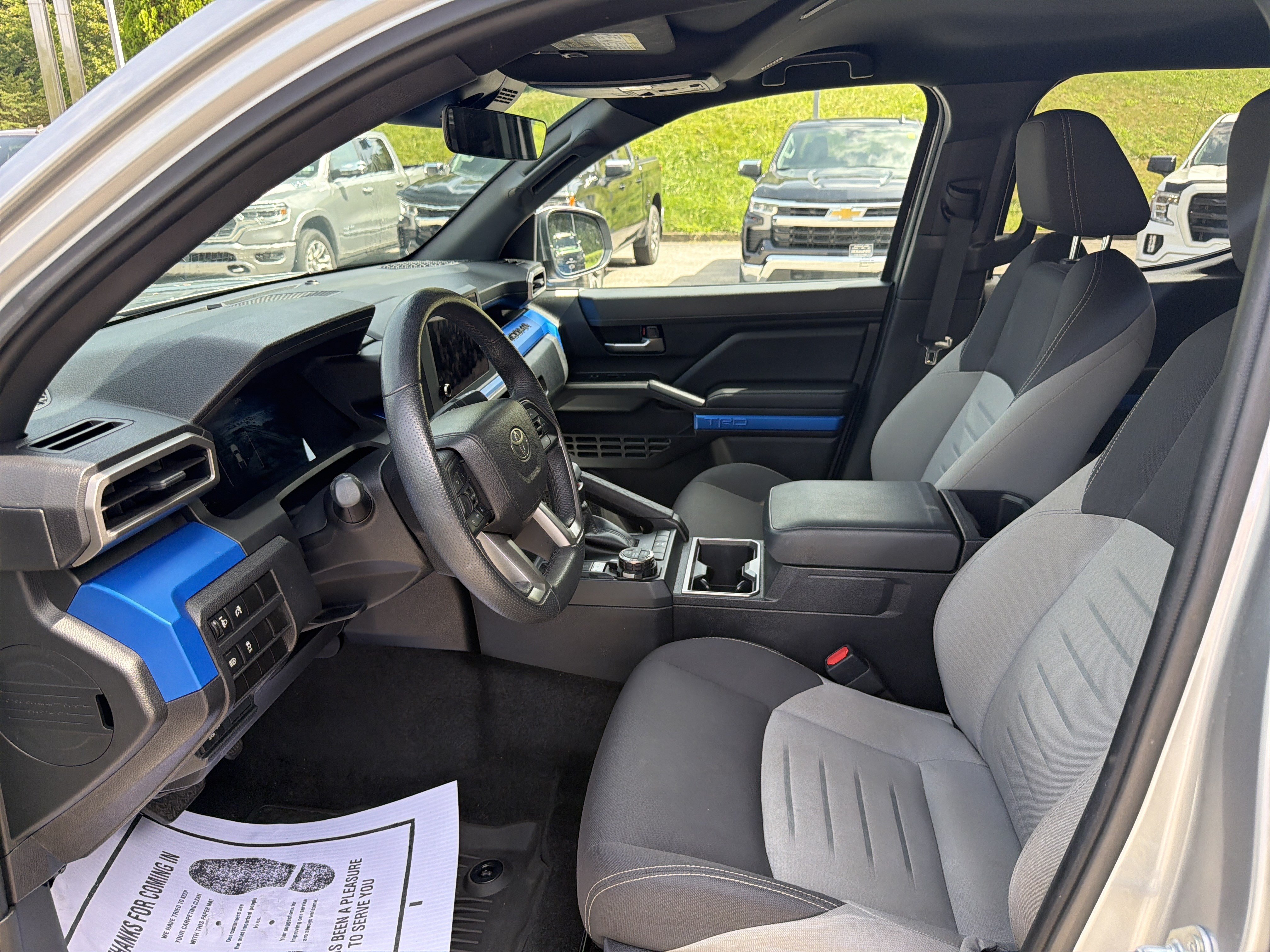 Used 2025 Toyota Tacoma TRD Off-Road AWD/4WD image 15