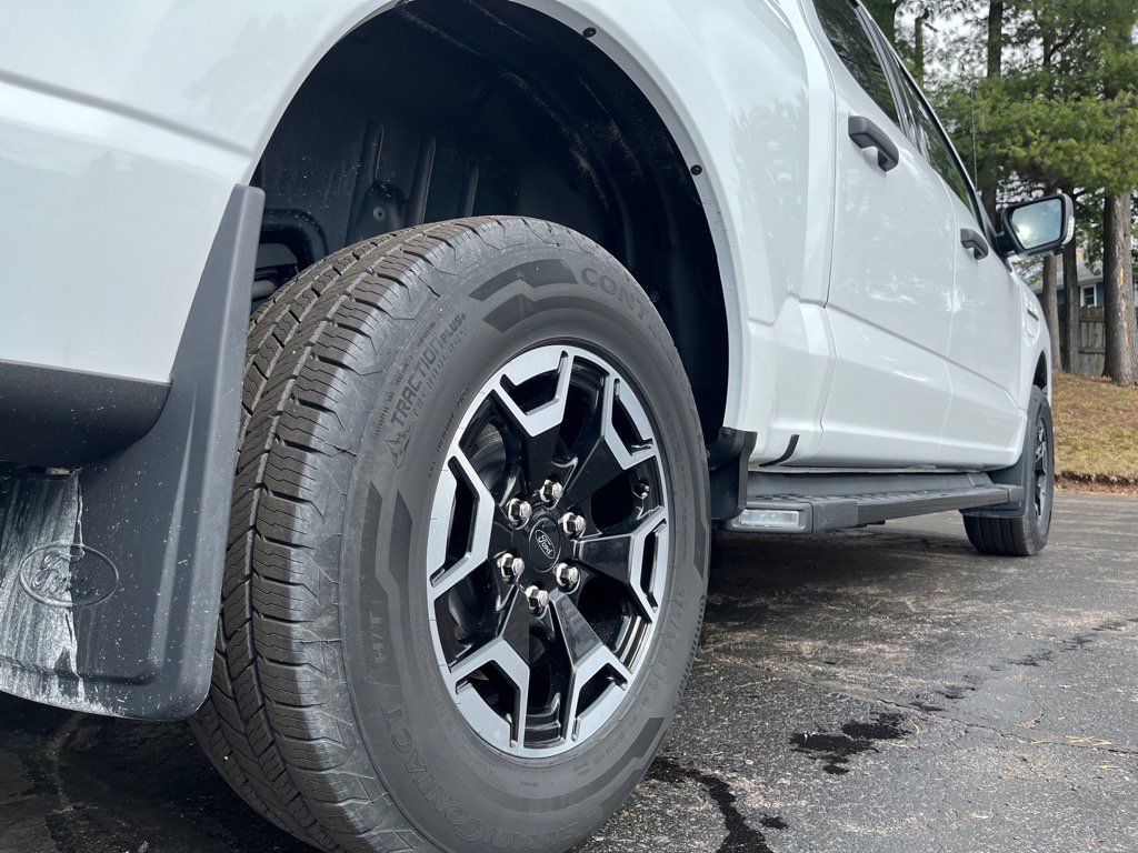 Used 2022 Ford F150 Lightning XLT image 7