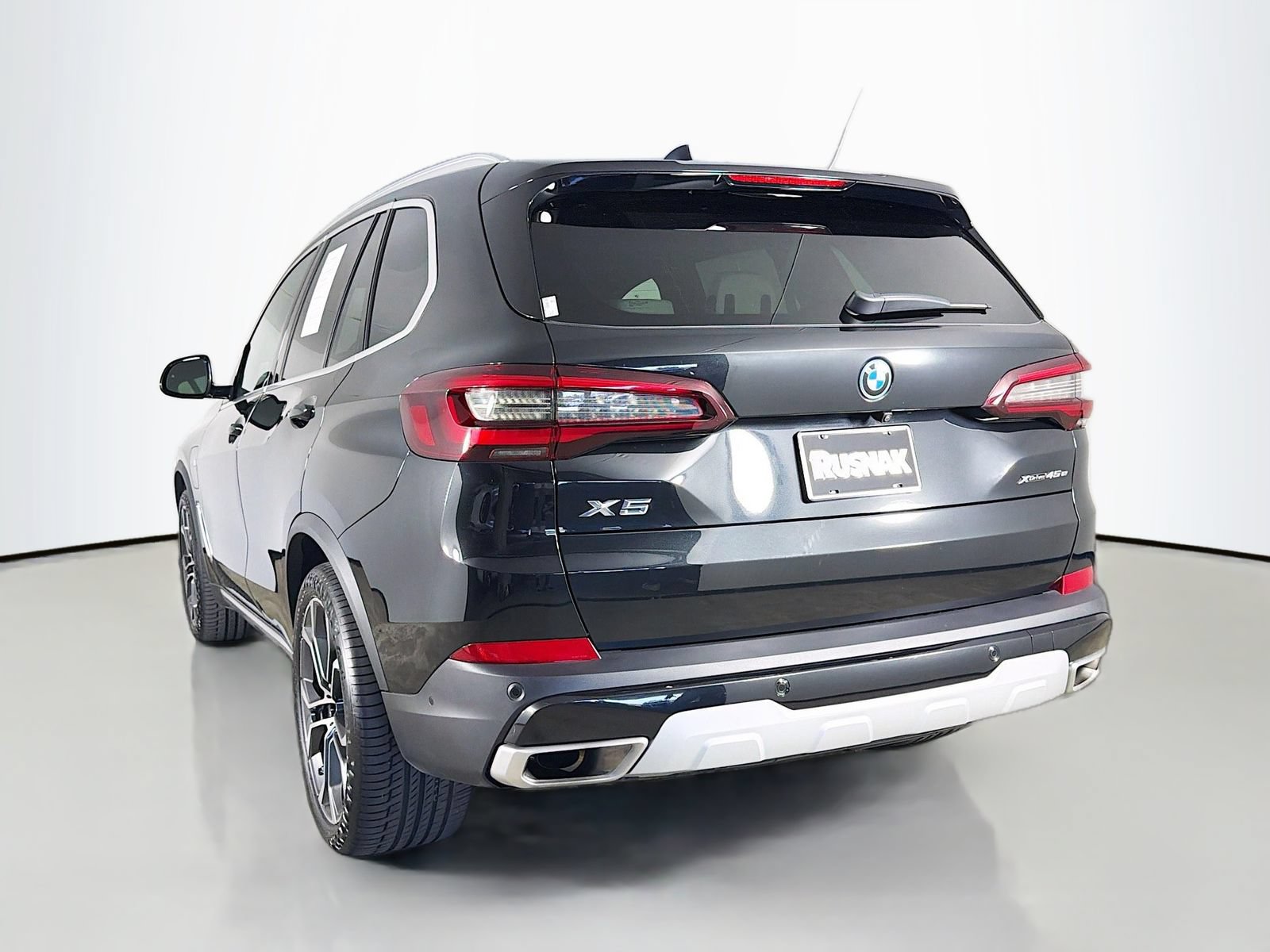 Certified 2023 BMW X5 xDrive45e w/ Parking Assistance Package AWD/4WD image 5