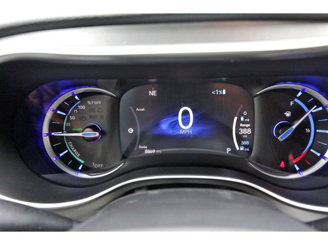 Used 2025 Chrysler Pacifica Pinnacle FWD image 15