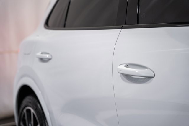 Used 2021 Porsche Cayenne Turbo image 13