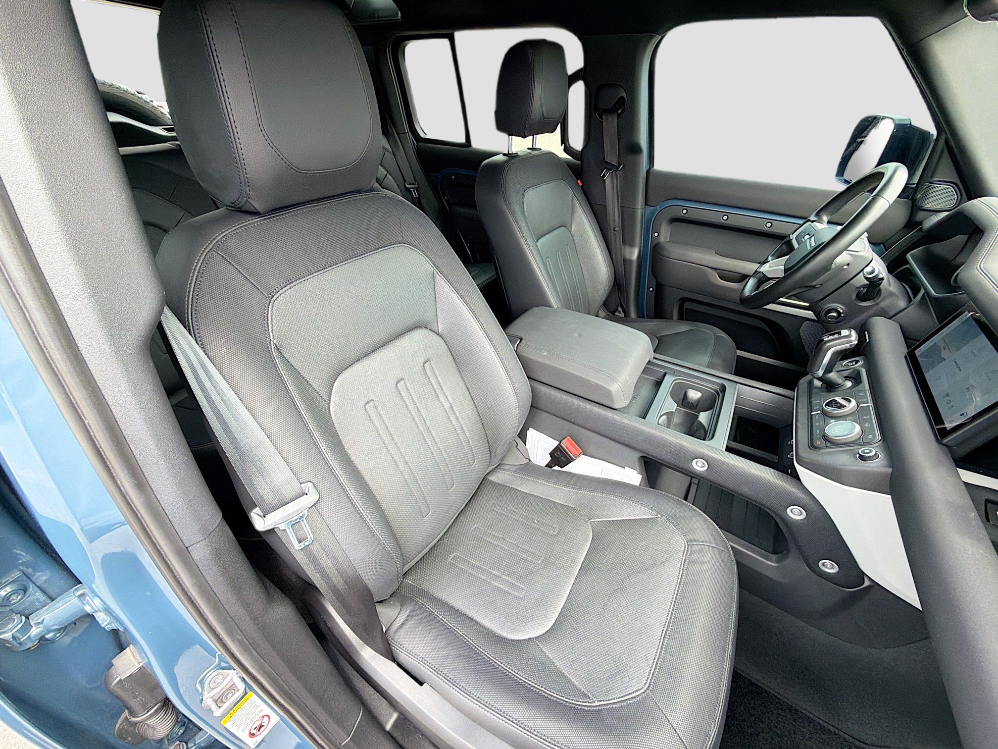 Used 2022 Land Rover Defender 110 X-Dynamic SE AWD/4WD image 13