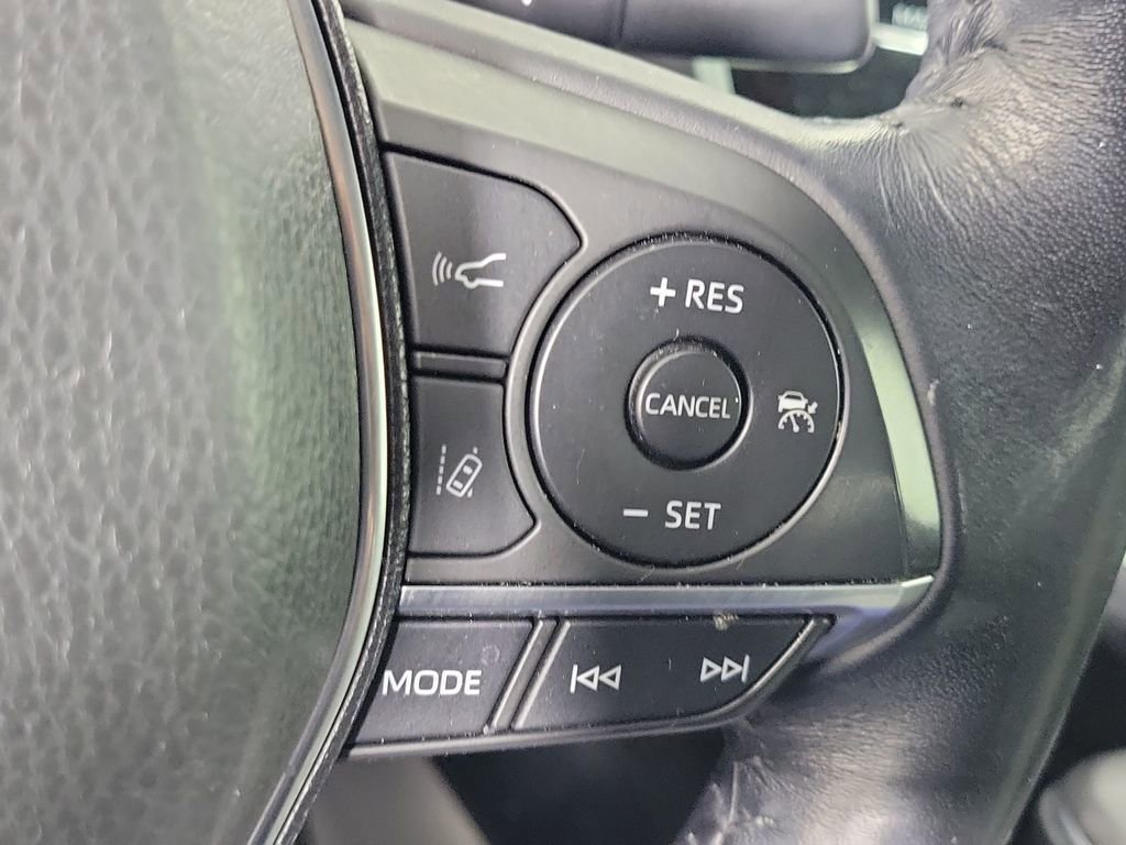 Certified 2019 Toyota Camry XLE FWD image 10